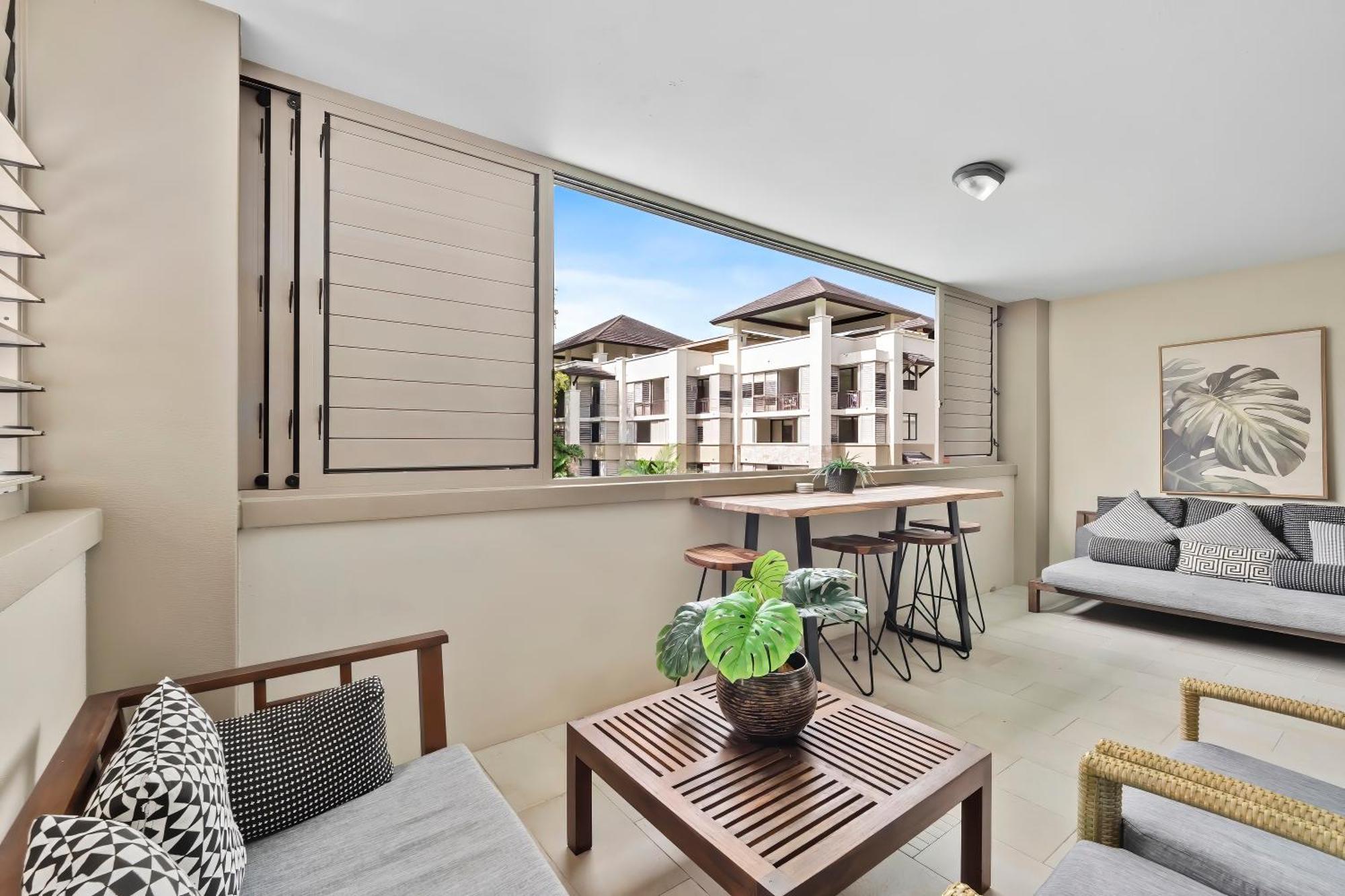 Private Apartments In The Temple Beachfront Resort Palm Cove Bilik gambar