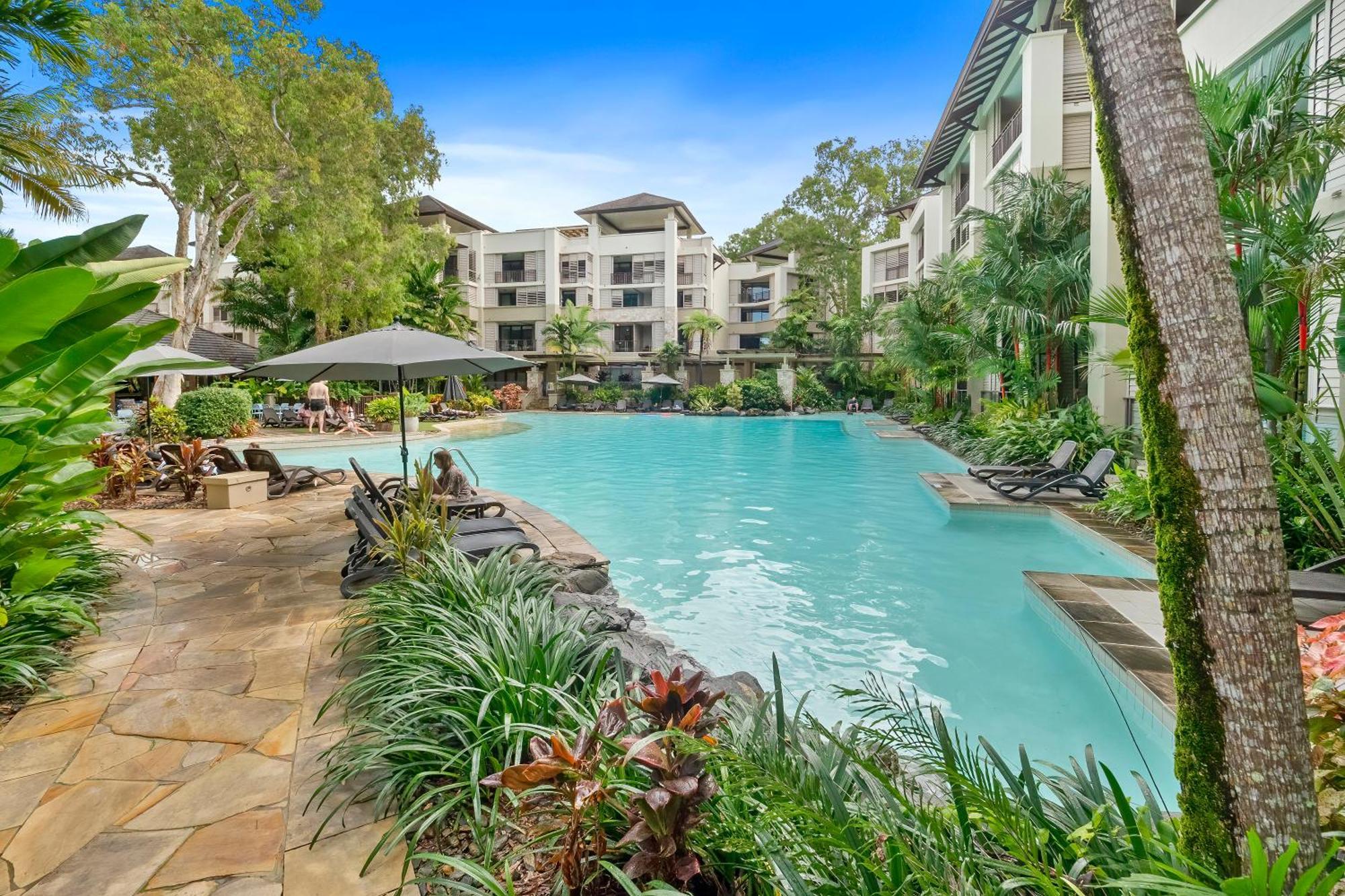 Private Apartments In The Temple Beachfront Resort Palm Cove Luaran gambar