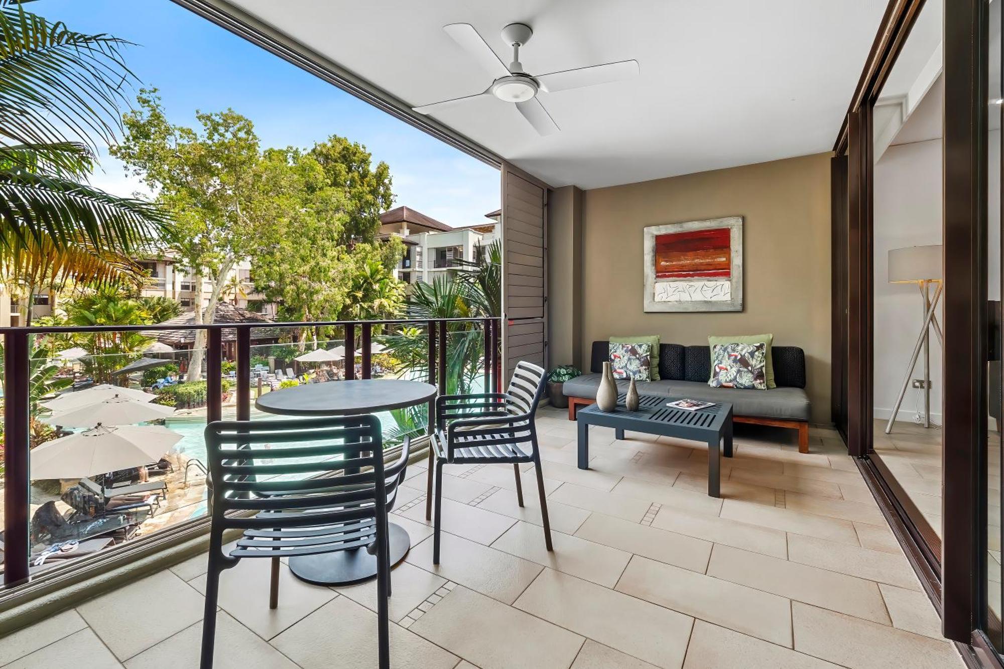 Private Apartments In The Temple Beachfront Resort Palm Cove Bilik gambar