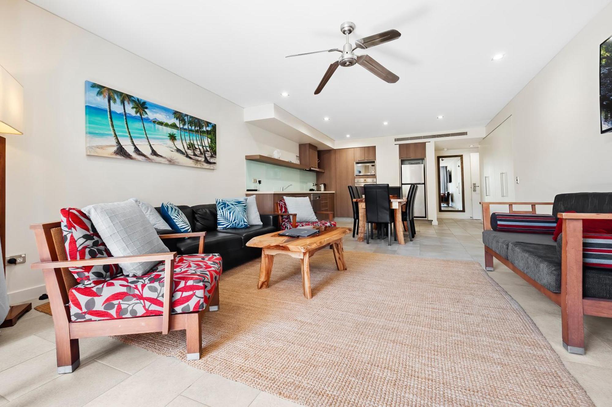 Private Apartments In The Temple Beachfront Resort Palm Cove Bilik gambar