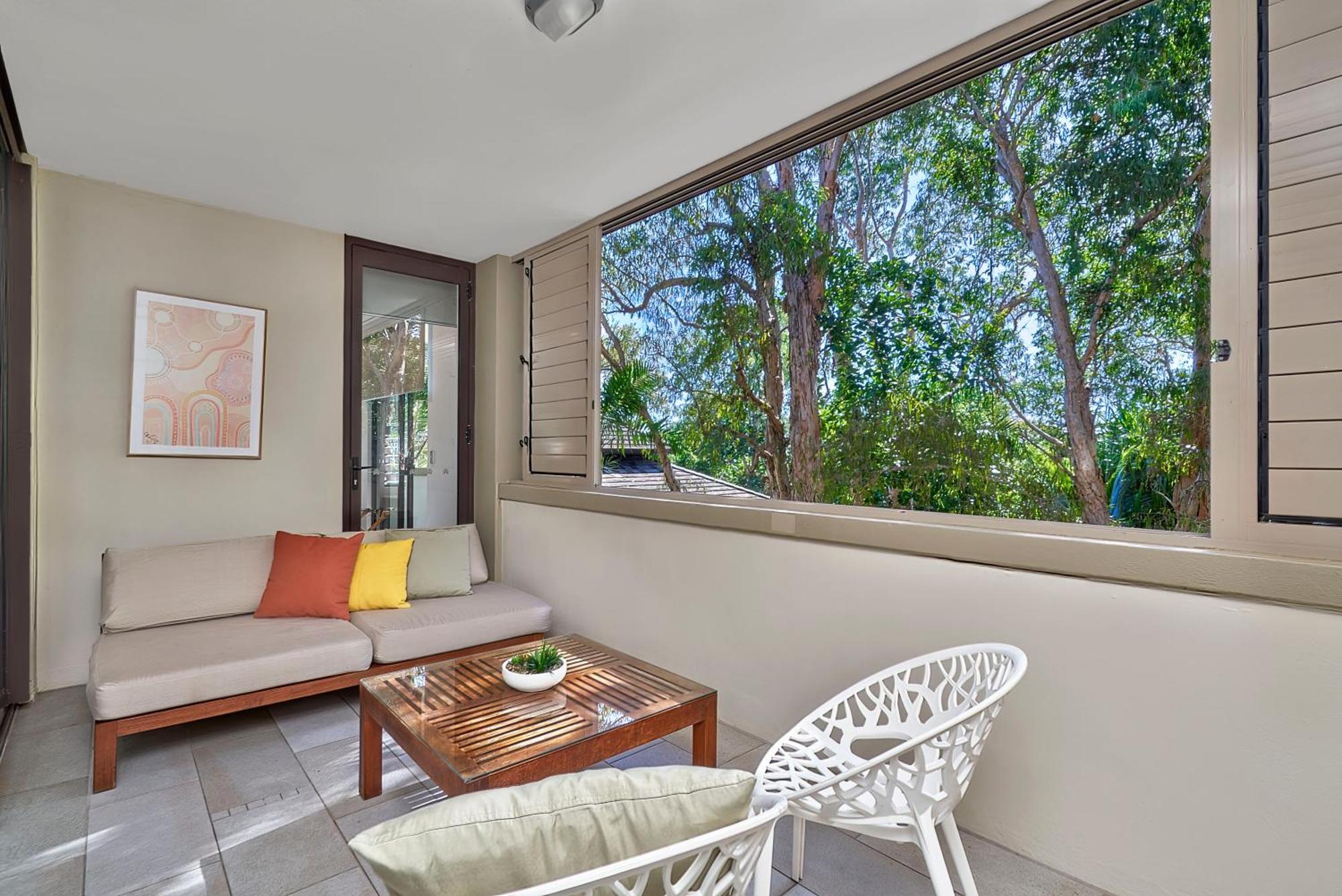 Private Apartments In The Temple Beachfront Resort Palm Cove Bilik gambar
